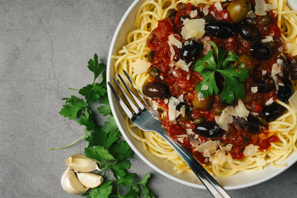 Vegan Spaghetti alla Puttanesca - Taste from the Med